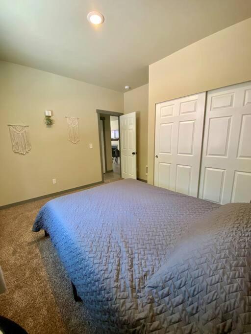New Modern Cabin! 5Mi To Mt Rainier National Park! Hot Tub & Wifi Ashford Ngoại thất bức ảnh