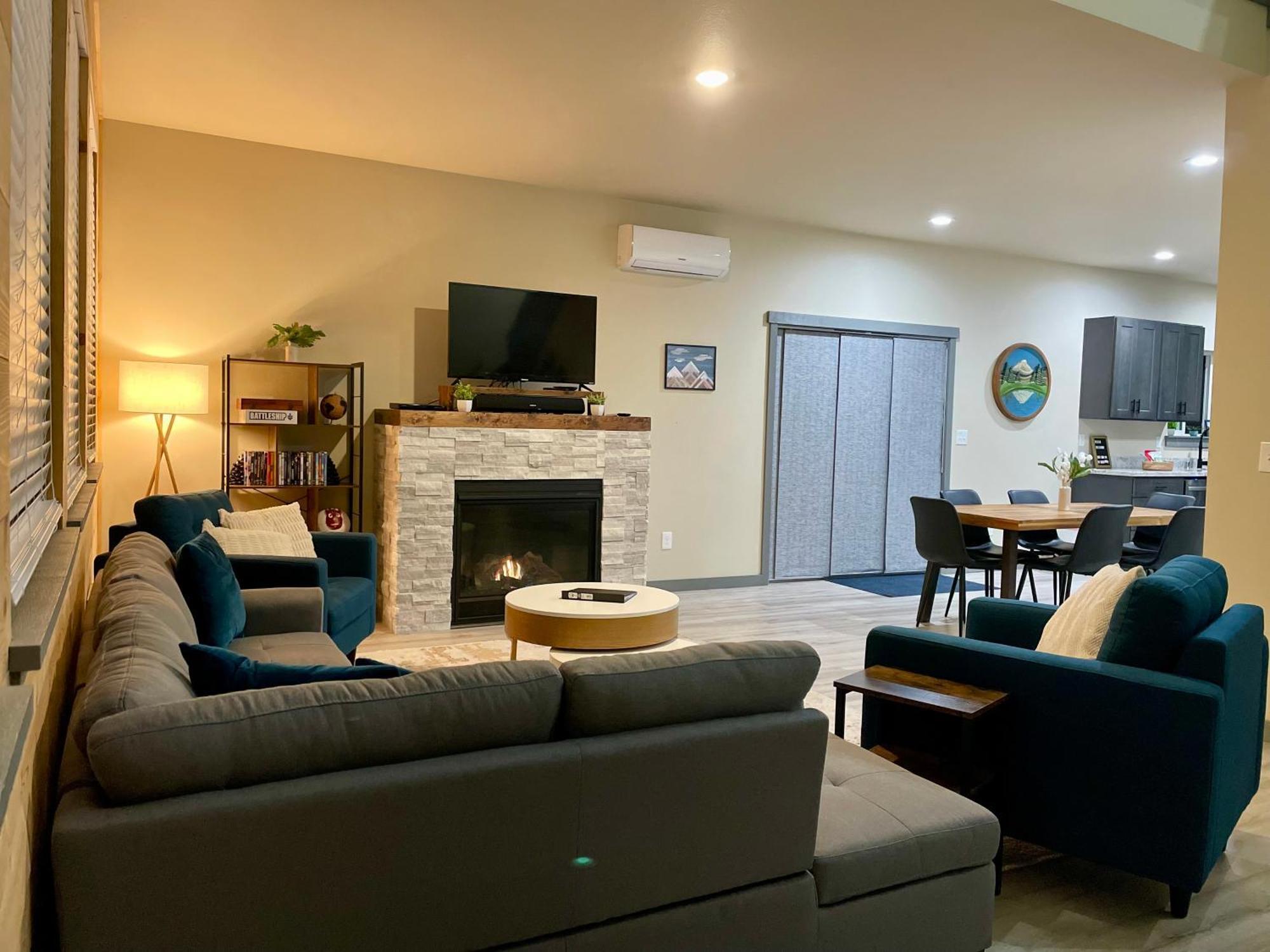 New Modern Cabin! 5Mi To Mt Rainier National Park! Hot Tub & Wifi Ashford Ngoại thất bức ảnh